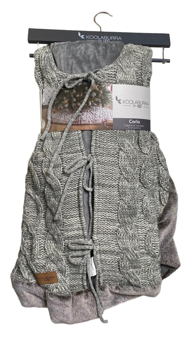 Koolaburra by UGG Christmas Cable knit Tree Skirt 54” round gray & white NWT